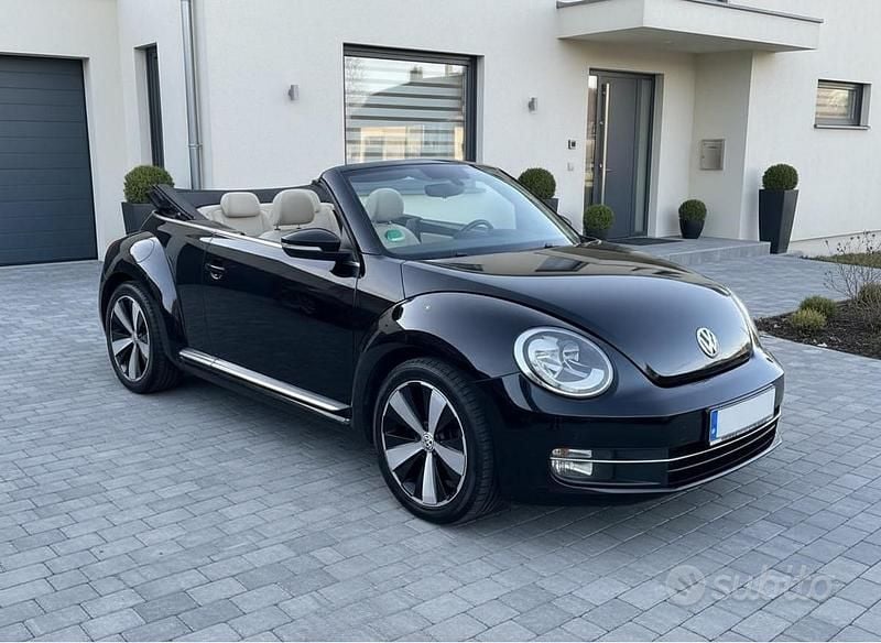 Nero Usata 2013 VW Maggiolino Cabrio | 19.900 € (Buon prezzo) - Immagine 1/4