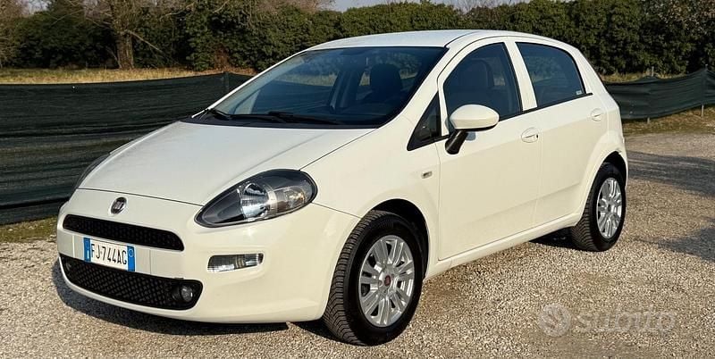 Usata Fiat Punto Evo Emotion 77 CV (56 kW) 2017 Bianco Utilitaria