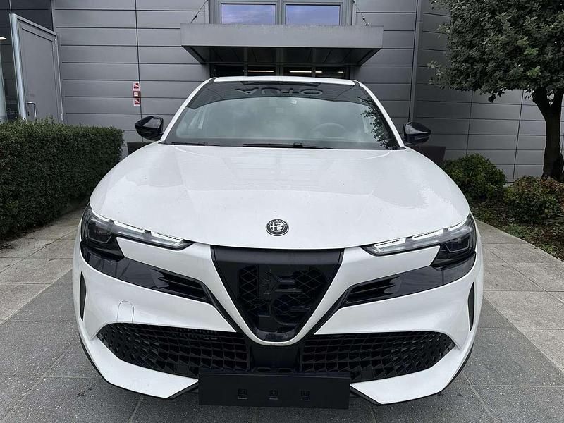 Nuova Alfa Romeo Junior Edizione Speciale 145 CV (106 kW) 2026 Bianco SUV