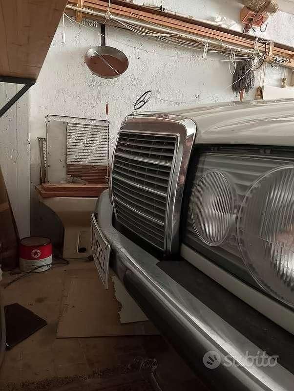 Usata Mercedes 200 105 CV (77 kW) 1981 Berlina