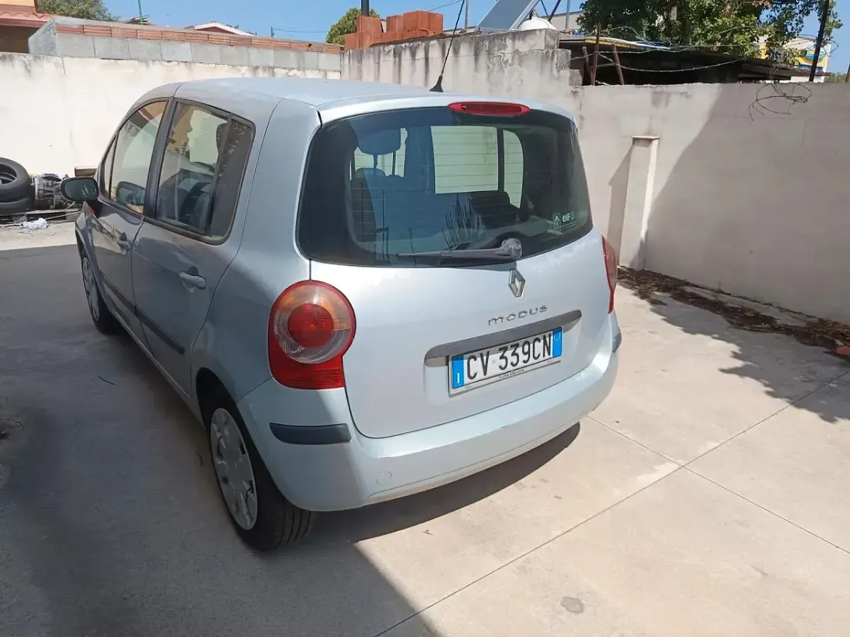 Usata Renault Modus Dynamique 82 CV (60 kW) 2005 Grigio Monovolume