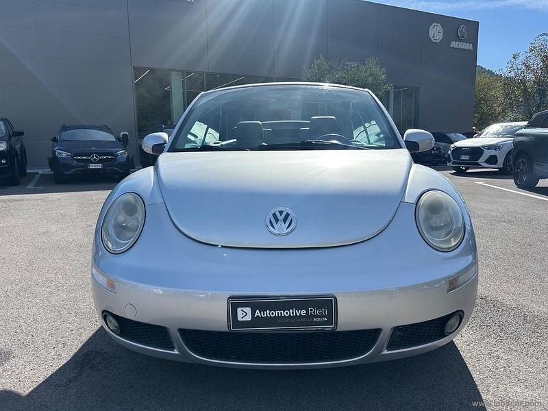 Usata VW New Beetle 100 CV (73 kW) 2004 Utilitaria