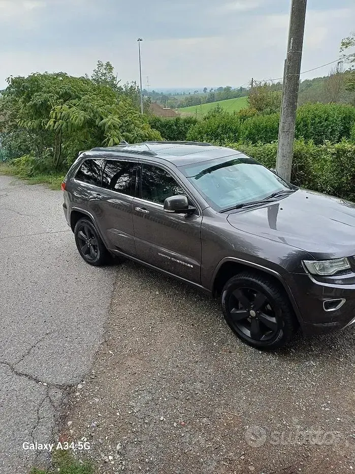 Usata Jeep Cherokee Overland 2013 Grigio SUV