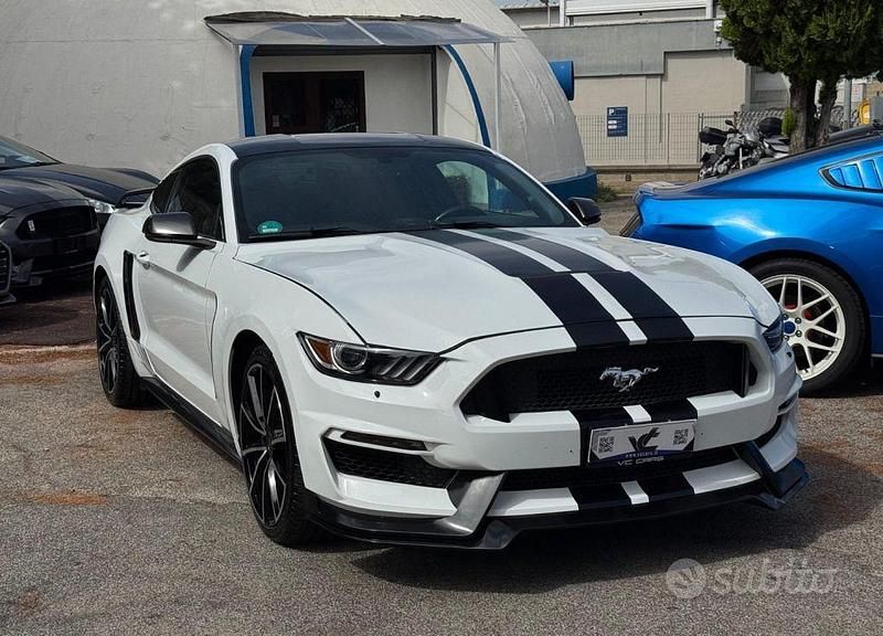 Usata Ford Mustang GT Fastback 420 CV (308 kW) 2015 Bianco Coupé