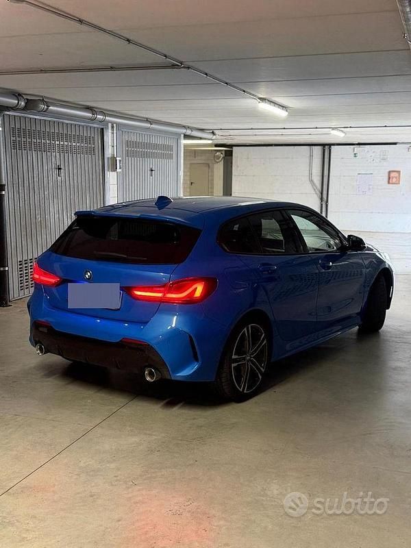 Usata BMW 118 M Sport 150 CV (110 kW) 2021 Blu/azzurro Utilitaria