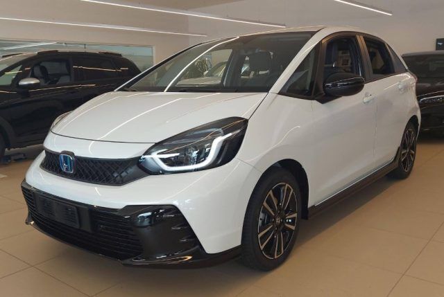 Platinum white pearl Nuova 2024 Honda Jazz Sport Due volumi | 25.600 € (Buon prezzo) - Immagine 1/4