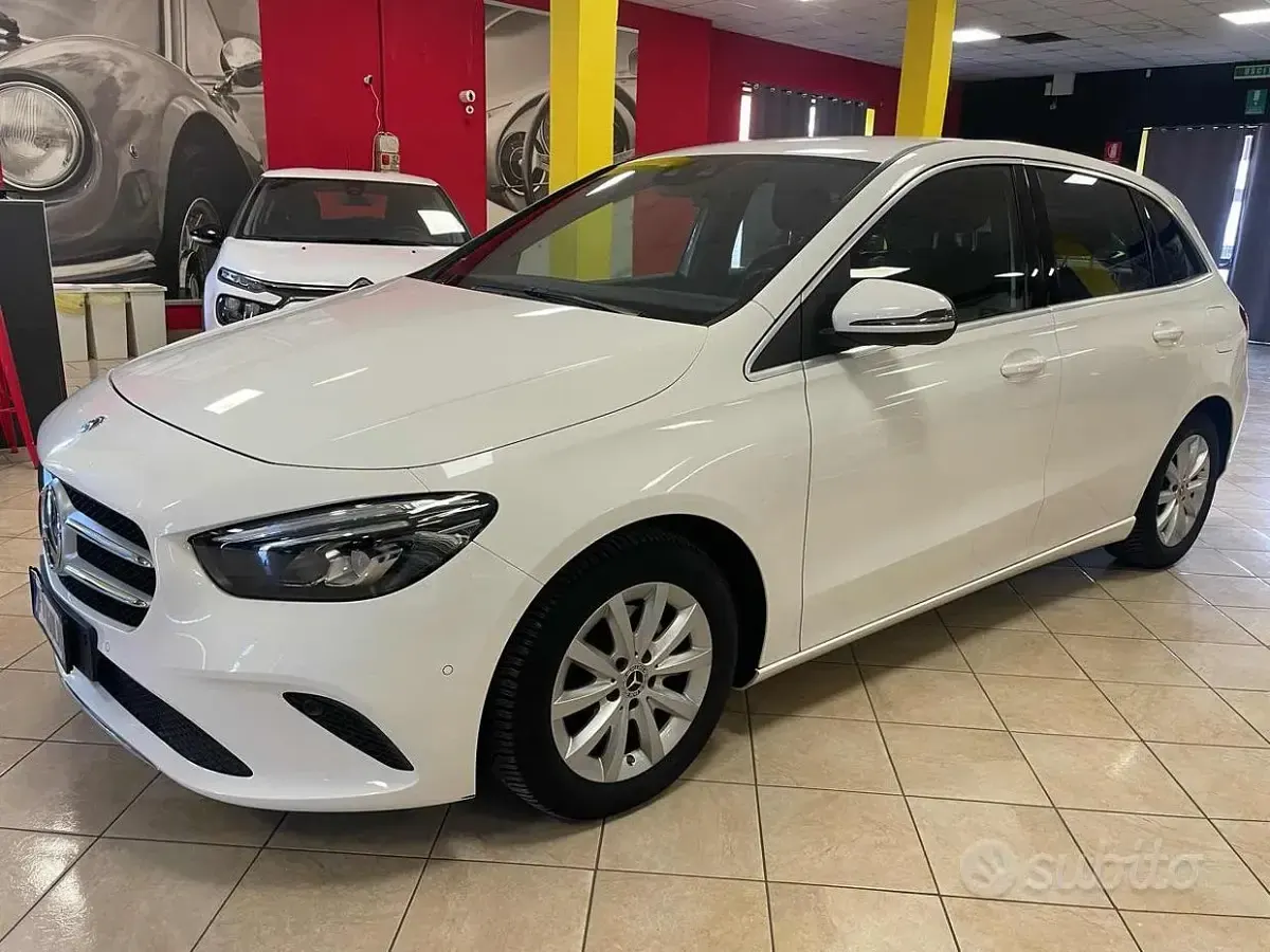 Usata Mercedes B180 116 CV (85 kW) 2019 Bianco Utilitaria