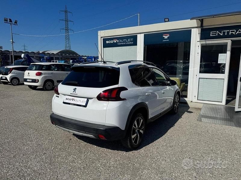 Usata Peugeot 2008 Allure 99 CV (72 kW) 2017 Bianco SUV