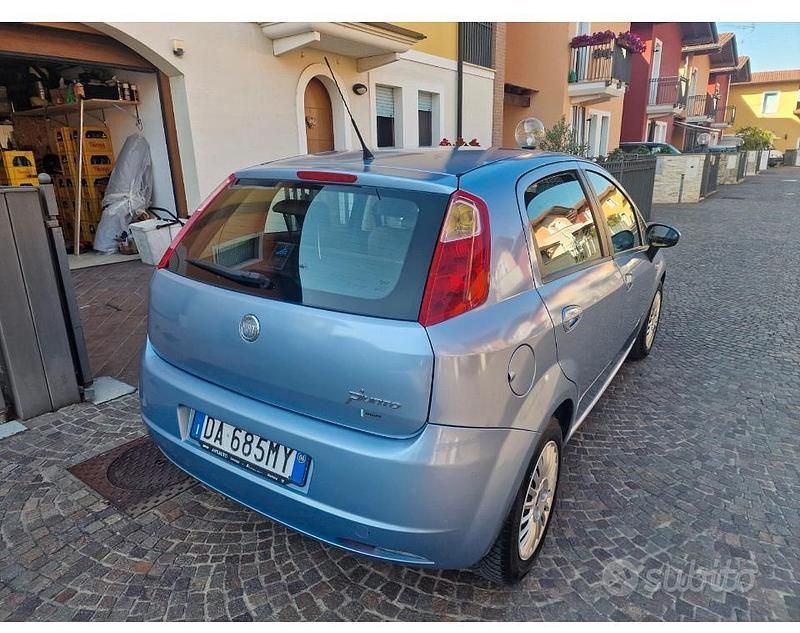 Usata Fiat Grande Punto 75 CV (55 kW) 2006 Blu Utilitaria