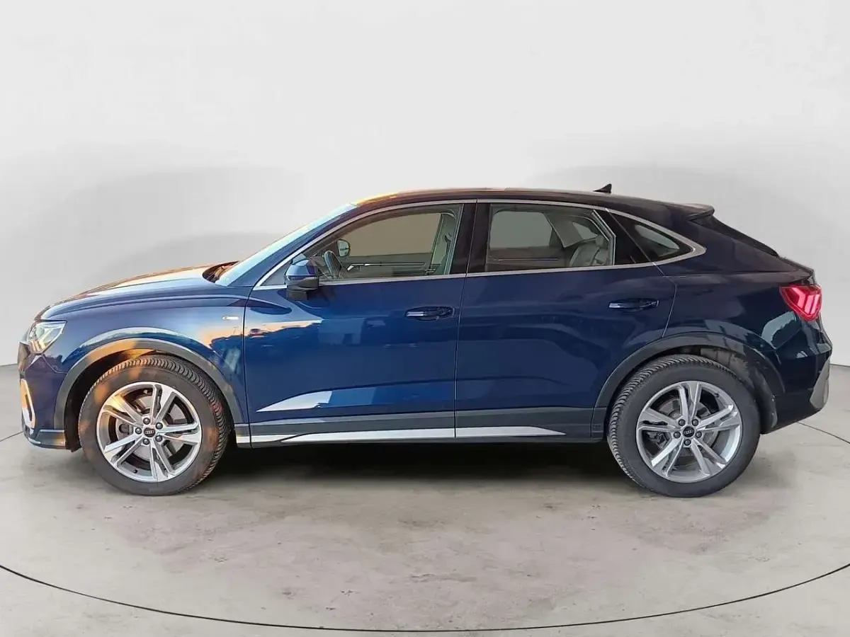 Usata Audi Q3 Sportback S-Line 200 CV (147 kW) 2023 Blu SUV