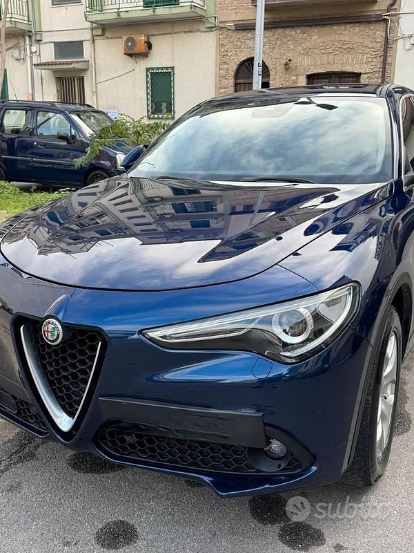 Usata Alfa Romeo Stelvio Executive 210 CV (154 kW) 2018 Blu SUV
