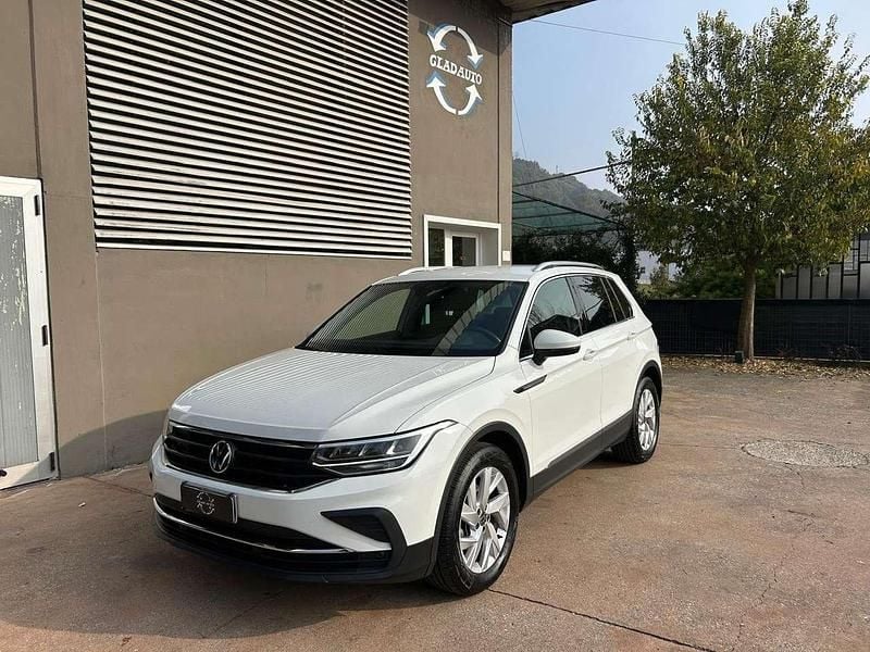 Bianco Usata 2022 VW Tiguan Life SUV | 20.900 € (Super prezzo) - Immagine 1/4