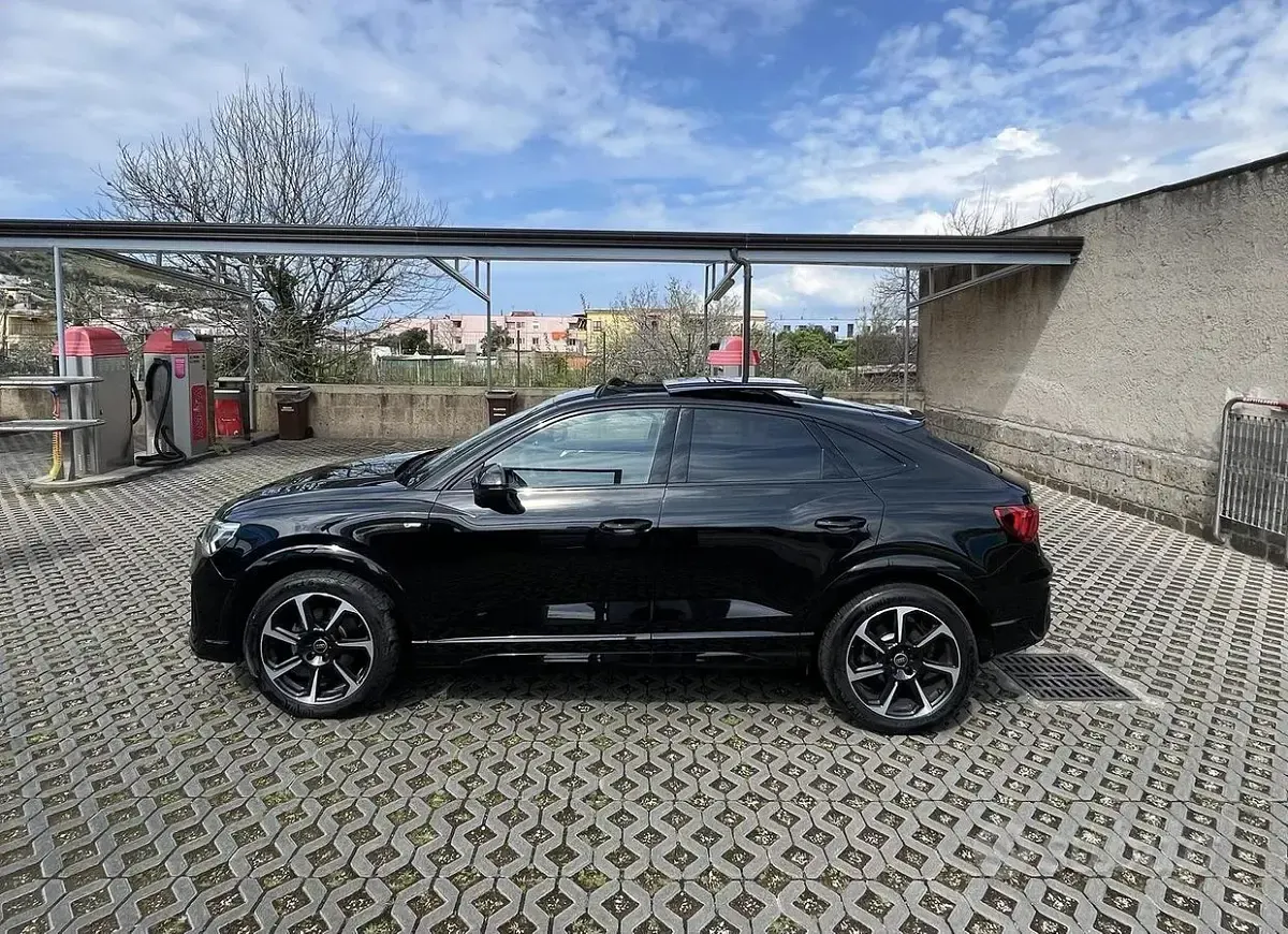 Usata Audi Q3 Sportback 150 CV (110 kW) 2023 Nero SUV