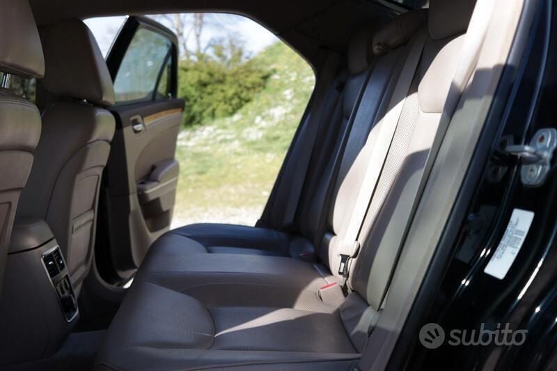 Usata Lancia Thema Platinum 239 CV (175 kW) 2013 Nero Berlina