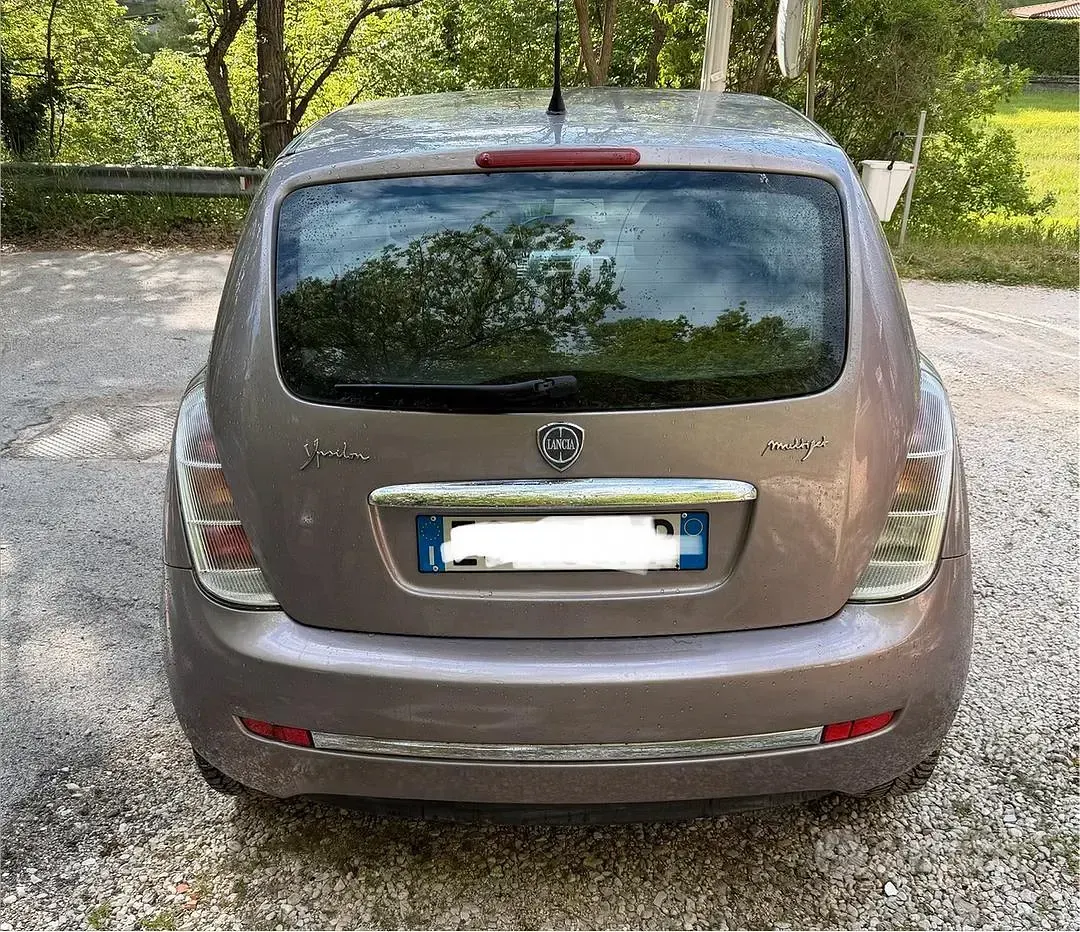 Usata Lancia Ypsilon 75 CV (55 kW) 2011 Utilitaria