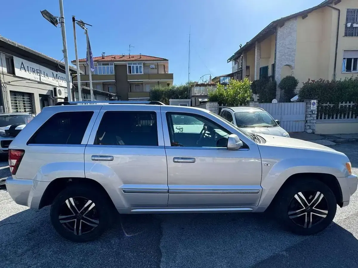 Usata Jeep Grand Cherokee Overland 218 CV (160 kW) 2008 Argento SUV