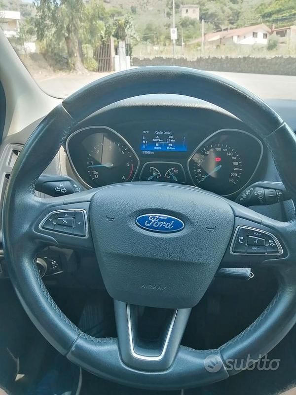 Usata Ford Focus 120 CV (88 kW) 2016 Grigio Berlina
