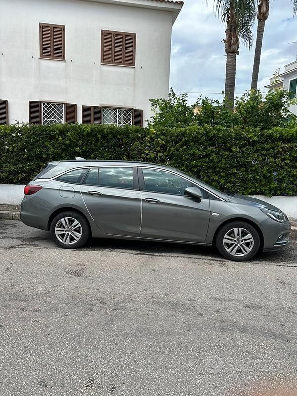 Usata Opel Astra 95 CV (69 kW) 2016 Grigio Station wagon