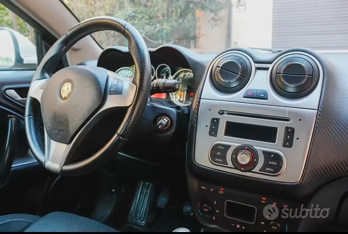 Usata Alfa Romeo MiTo 95 CV (69 kW) 2011 Giallo Utilitaria