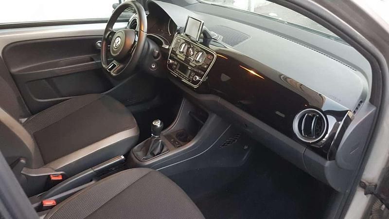 Usata VW up! Highline 68 CV (50 kW) 2014 Utilitaria