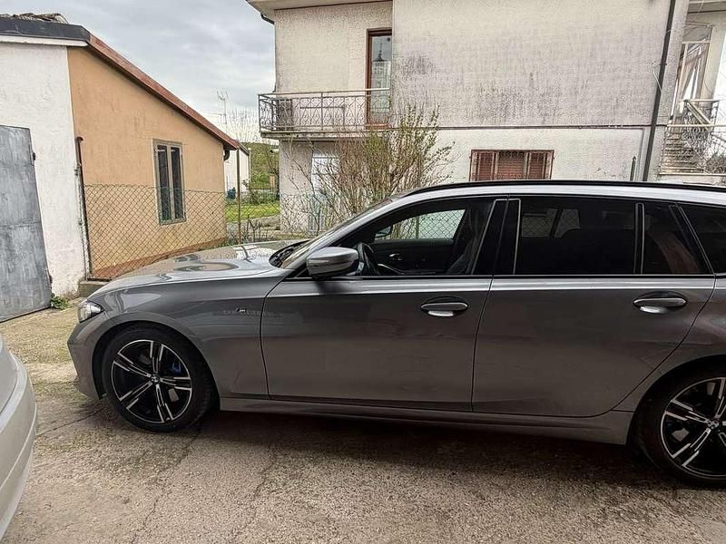 Usata BMW 330 M Sport 245 CV (180 kW) 2024 Grigio Station wagon