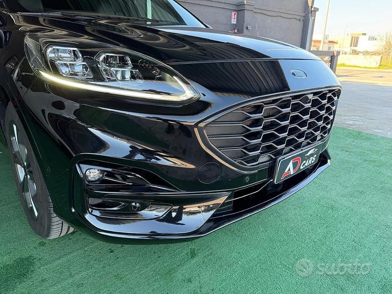 Usata Ford Kuga ST-Line X 120 CV (88 kW) 2022 Nero SUV