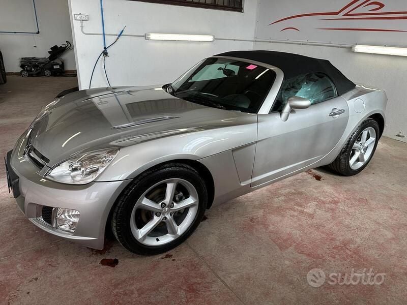 Usata Opel GT 264 CV (194 kW) 2009 Grigio Cabrio