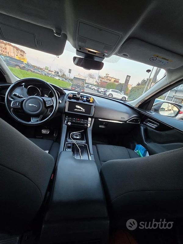 Usata Jaguar F-Pace 250 CV (183 kW) 2018 Bianco SUV
