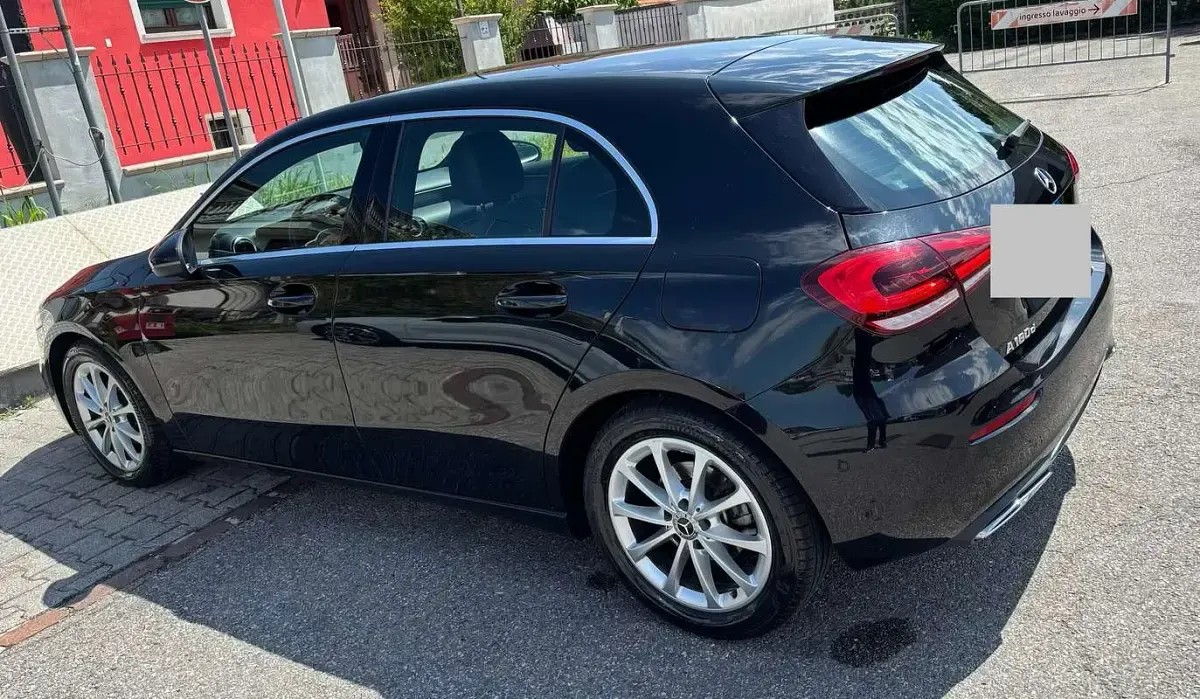 Usata Mercedes 180 116 CV (85 kW) 2019 Nero Berlina