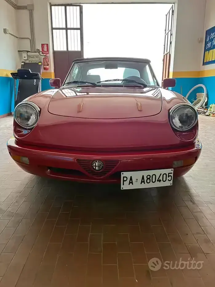 Usata Alfa Romeo Spider 106 CV (77 kW) 1991 Rosso Cabrio