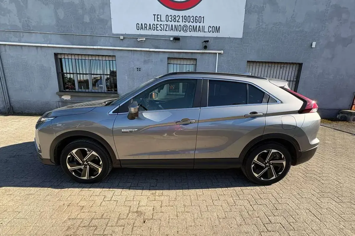 Usata Mitsubishi Eclipse Cross Instyle 98 CV (72 kW) 2023 Argento SUV
