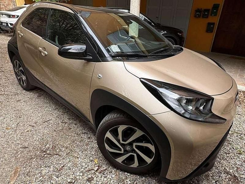 Usata Toyota Aygo X 72 CV (52 kW) 2024 Bronzo SUV