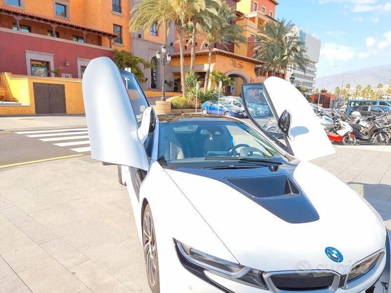 Usata BMW i8 231 CV (169 kW) 2019 Bianco Coupé