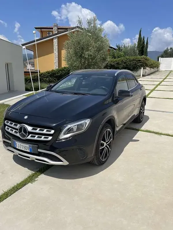 Usata Mercedes GLA220 Executive 177 CV (130 kW) 2017 Nero SUV