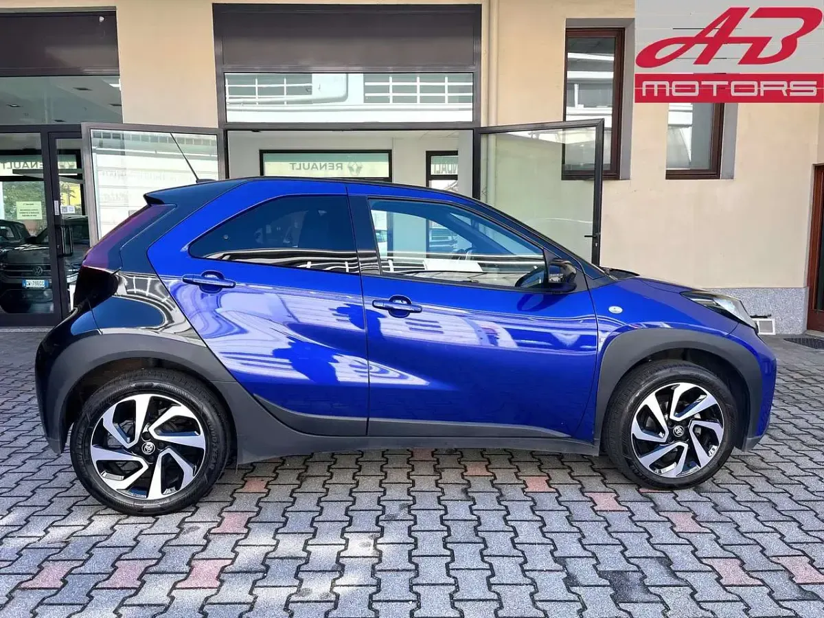 Usata Toyota Aygo X Trend 72 CV (52 kW) 2023 Blu/azzurro SUV