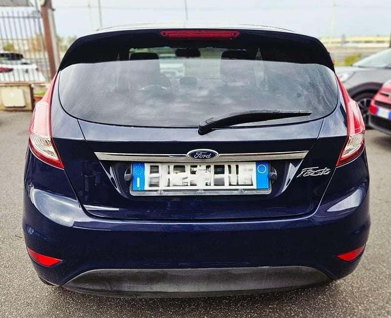 Usata Ford Fiesta Titanium 75 CV (55 kW) 2015 Blu Berlina