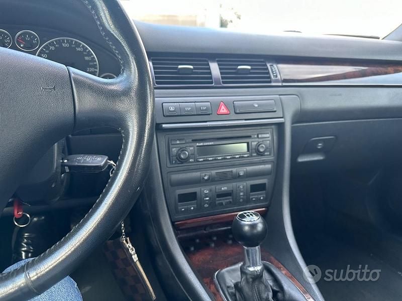 Usata Audi A6 130 CV (95 kW) 2002 Nero Berlina