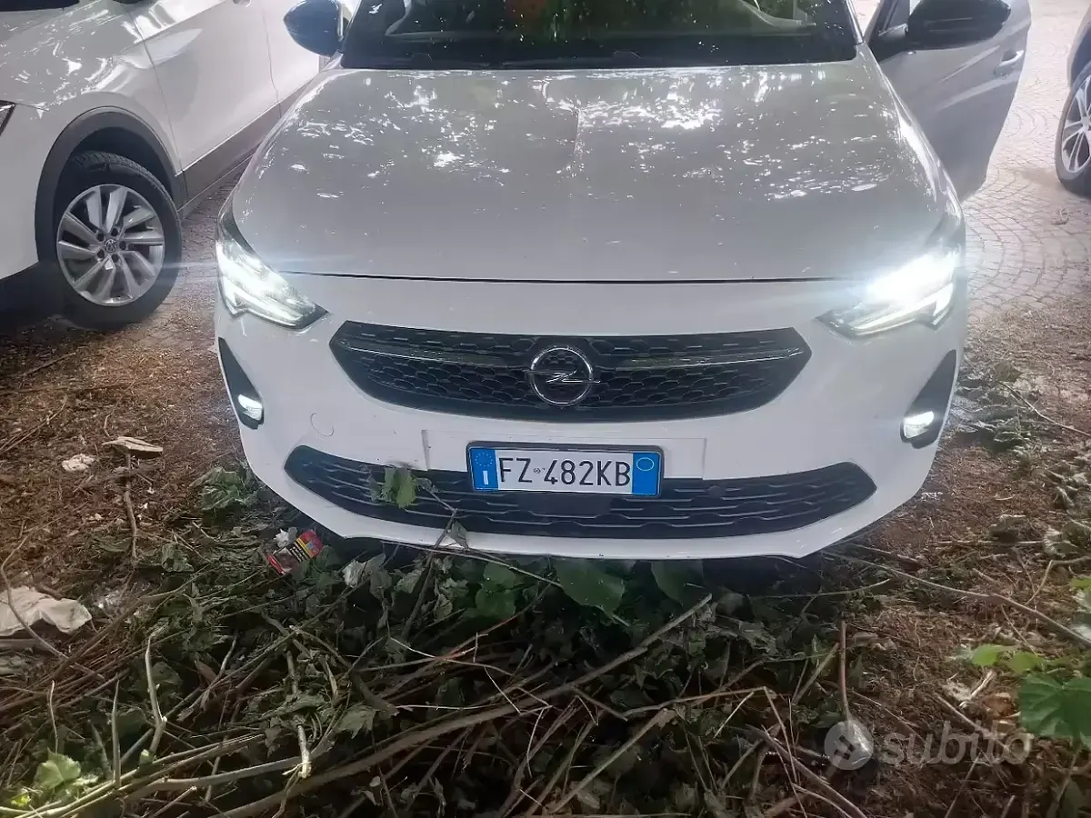 Usata Opel Corsa 101 CV (74 kW) 2019 Bianco Utilitaria