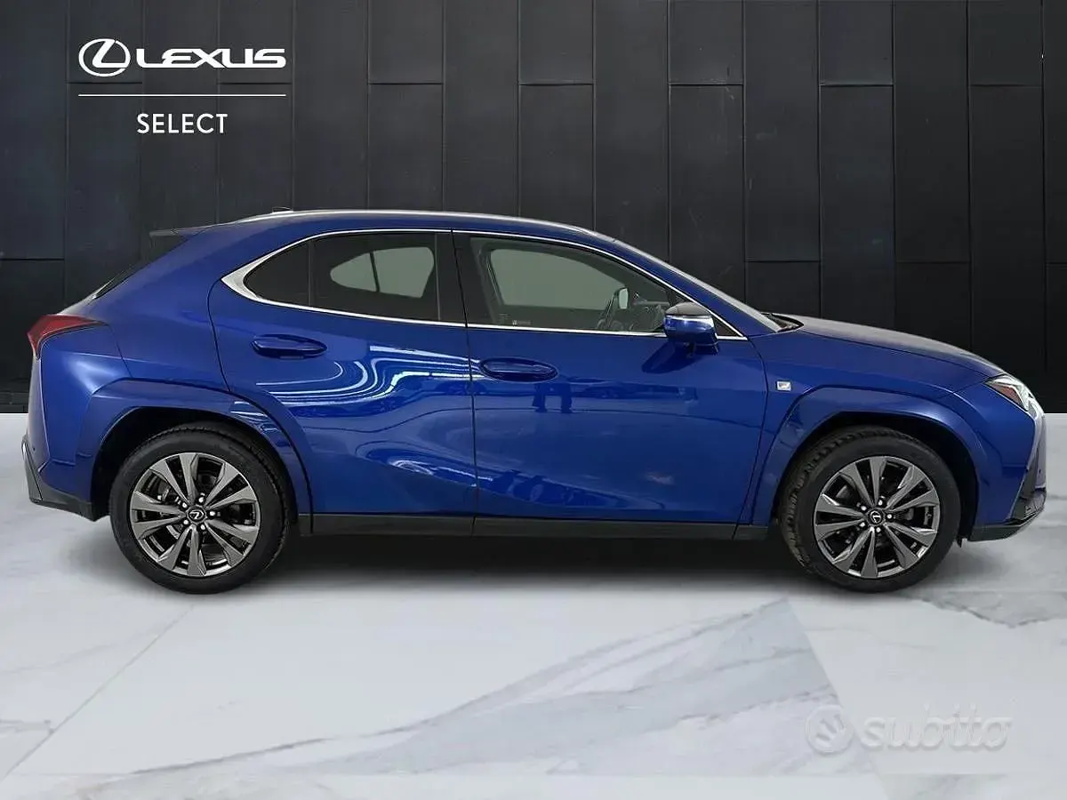 Usata Lexus UX 250h Sport Line 152 CV (111 kW) 2023 Bluazzurro SUV