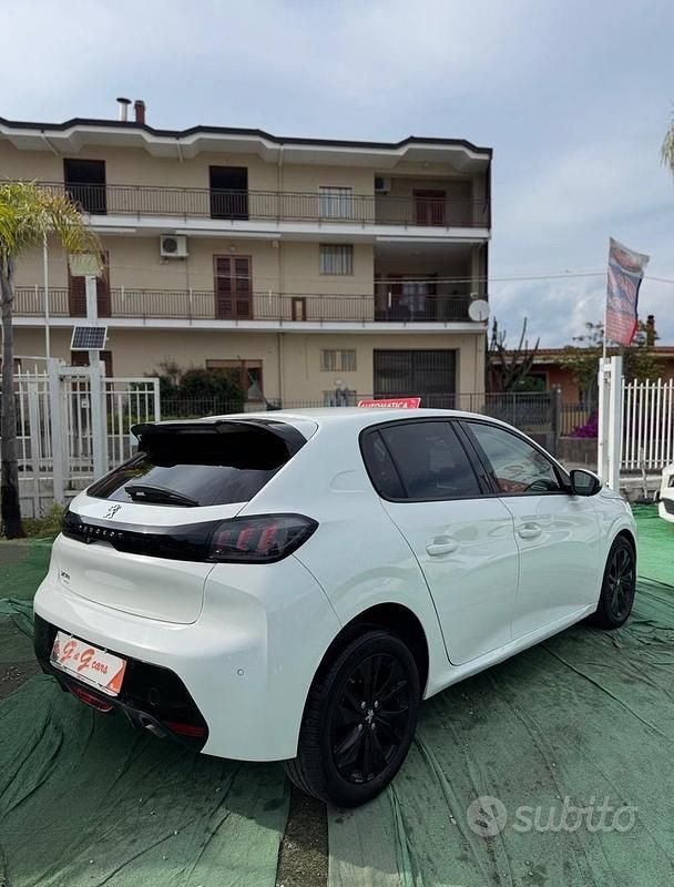 Usata Peugeot 208 Allure 101 CV (74 kW) 2021 Bianco Utilitaria