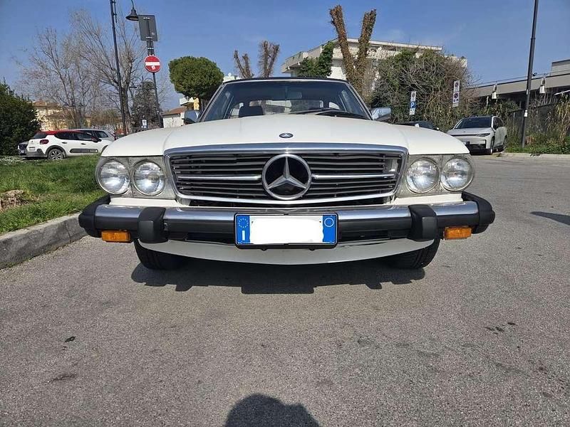 Usata Mercedes SL380 204 CV (150 kW) 1985 Bianco Cabrio