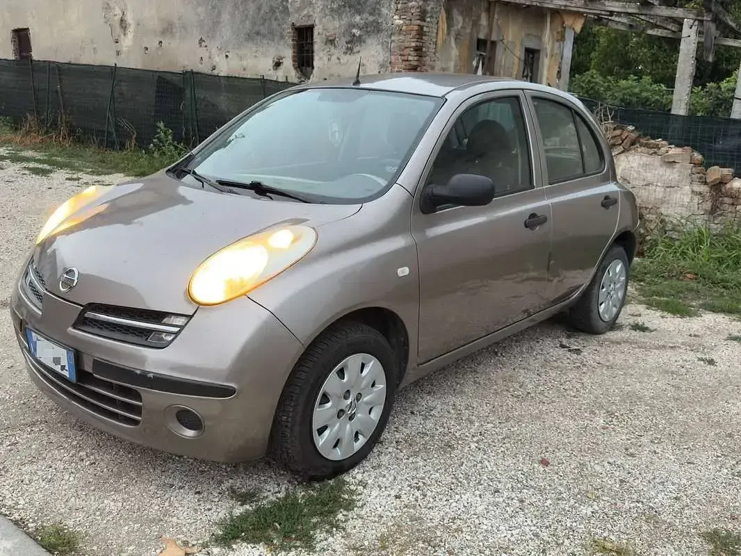 Usata Nissan Micra Visia 65 CV (47 kW) 2006 Bronzo Berlina