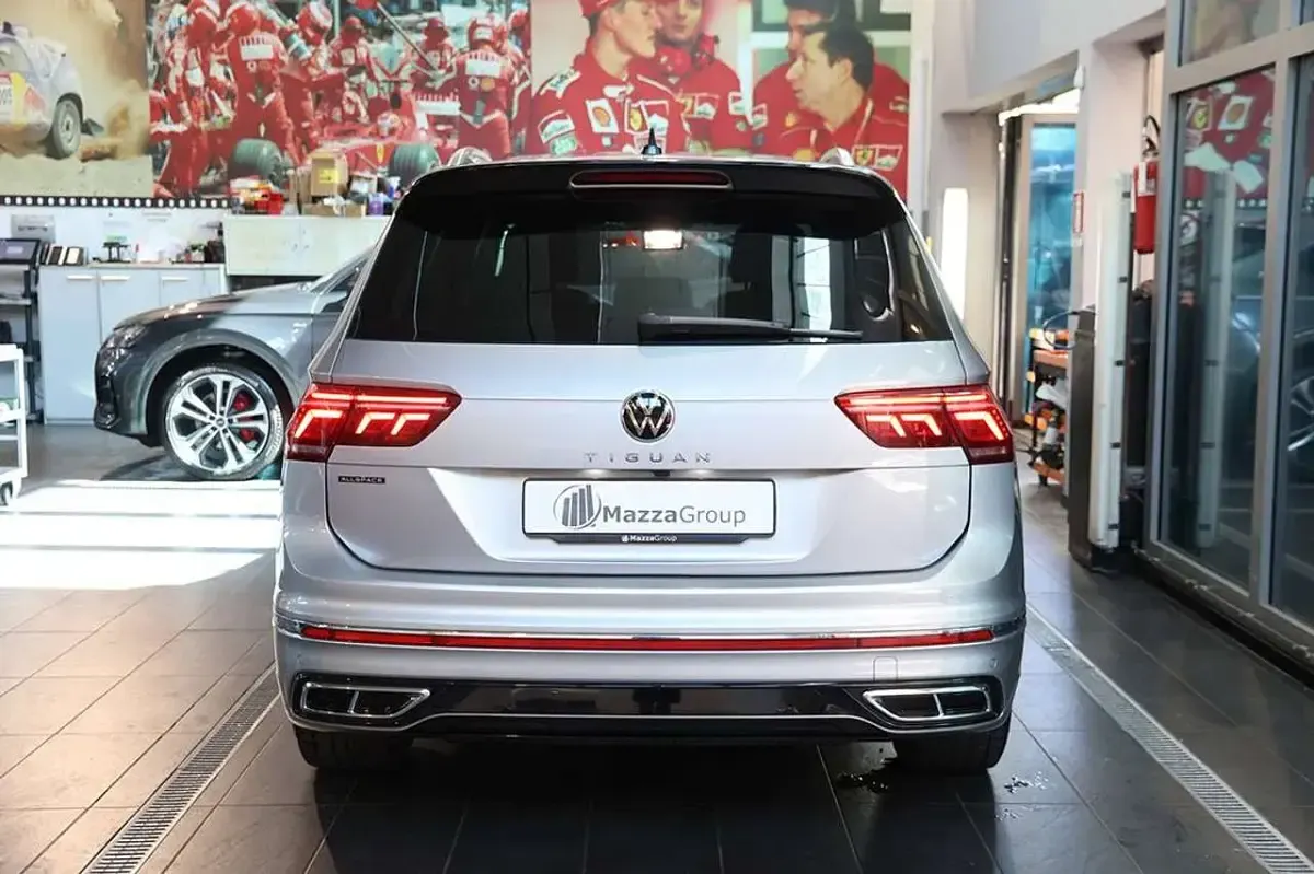 Usata VW Tiguan Allspace R-line 150 CV (110 kW) 2023 Grigio SUV