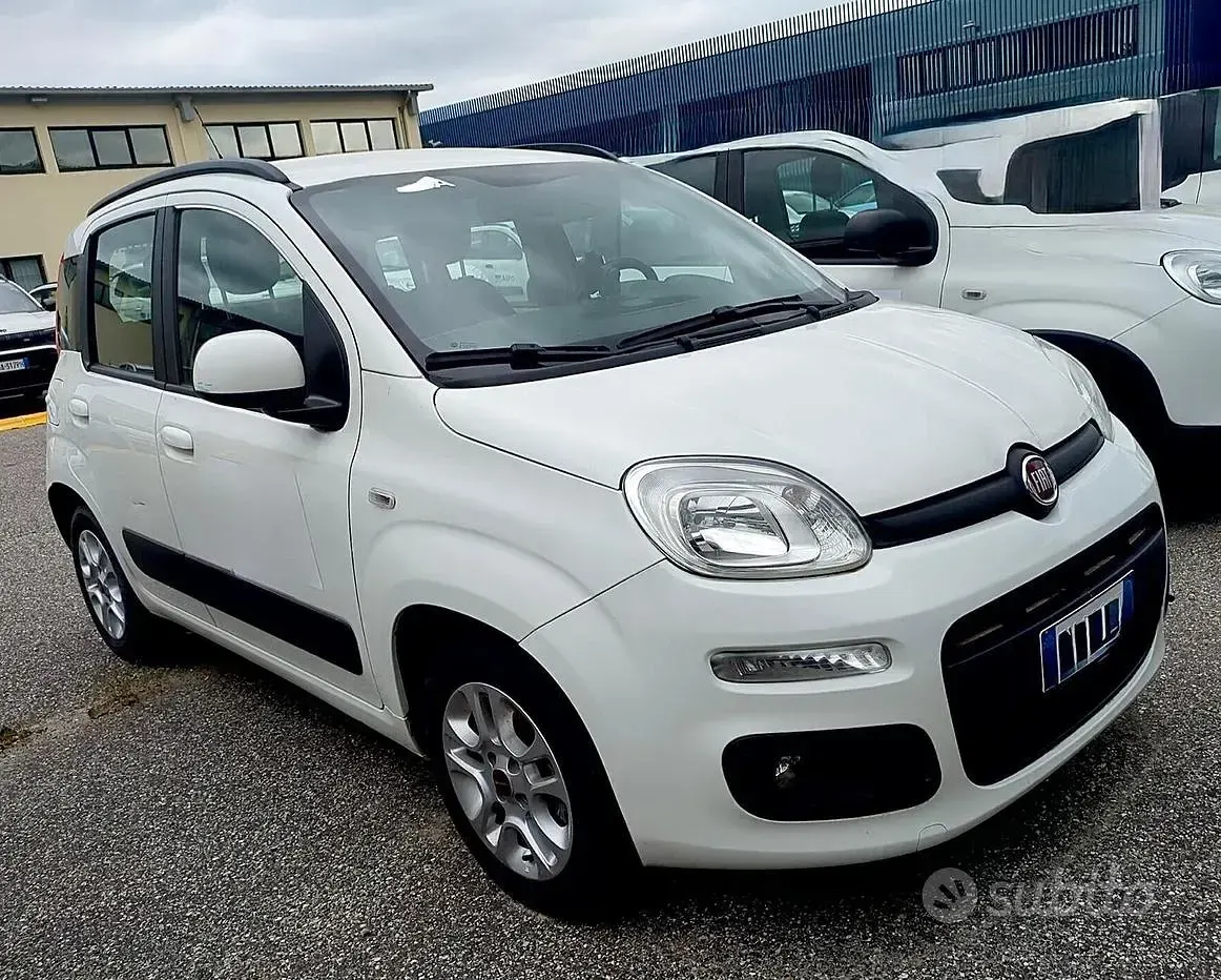 Usata Fiat Panda Lounge 95 CV (69 kW) 2017 Bianco Utilitaria