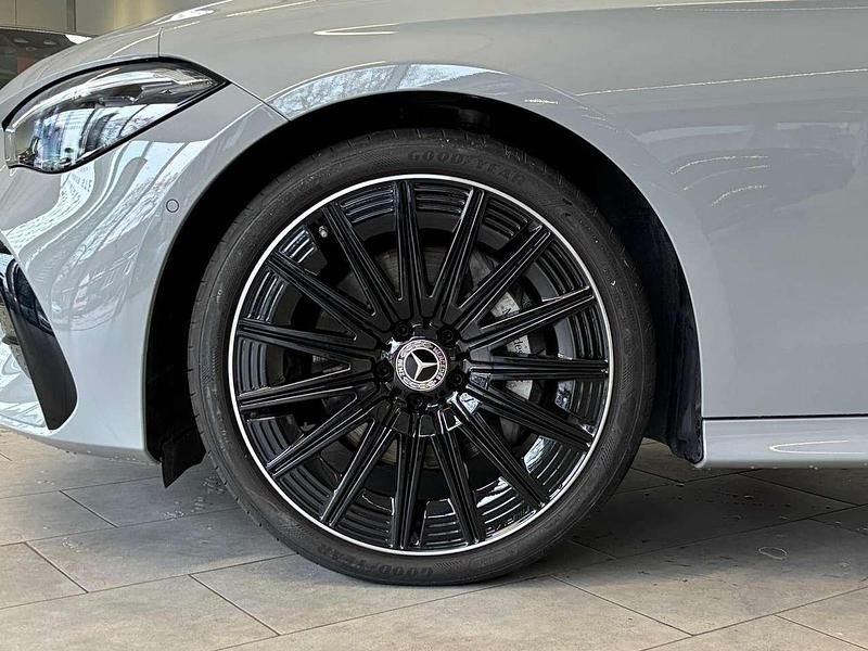 Usata Mercedes CLE220 Premium 197 CV (144 kW) 2024 Grigio metallizzato Utilitaria