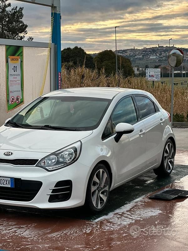 Usata Kia Rio 2016 Bianco Utilitaria