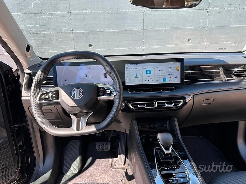 Usata MG HS Luxury 170 CV (125 kW) 2024 Nero SUV