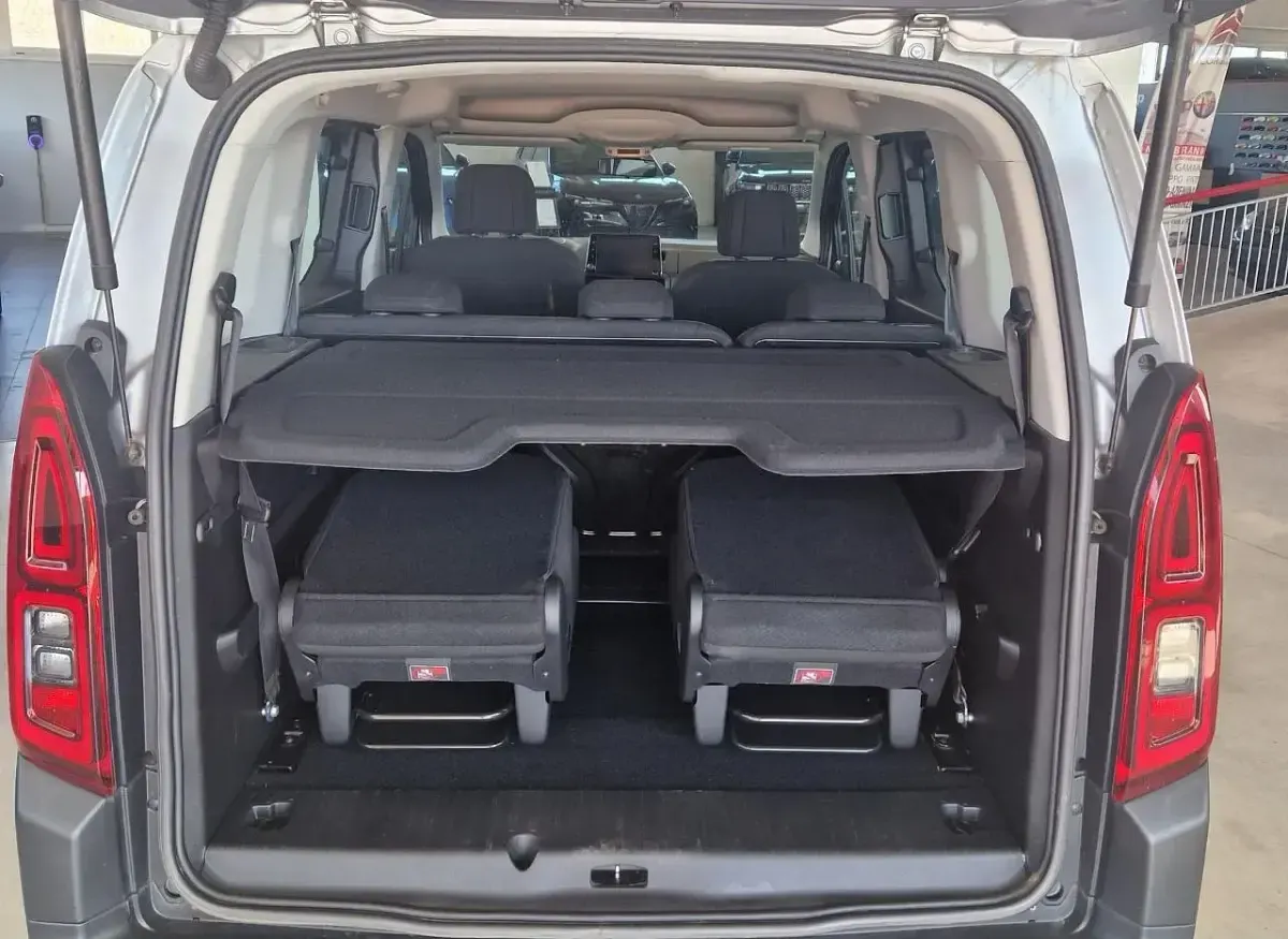 Usata Citroën Berlingo Live 100 CV (73 kW) 2020 Grigio Monovolume