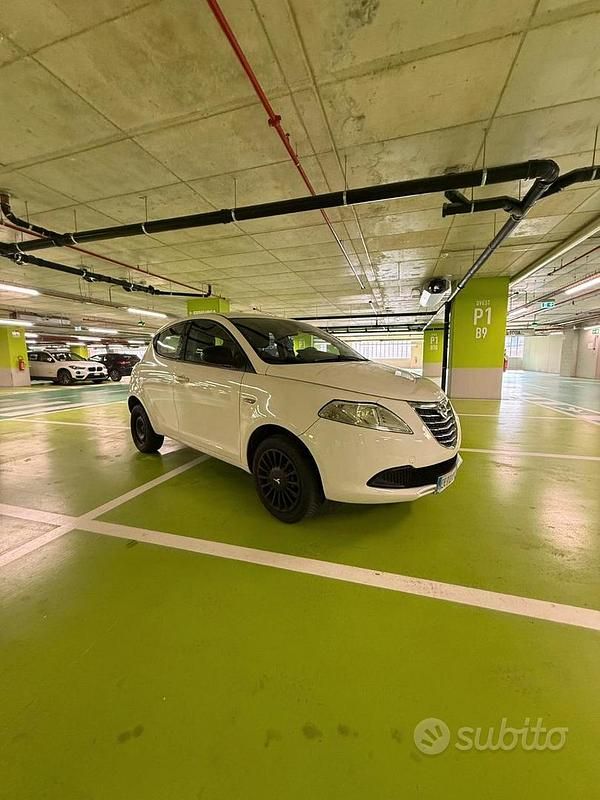 Usata Lancia Ypsilon 80 CV (58 kW) 2014 Bianco Utilitaria