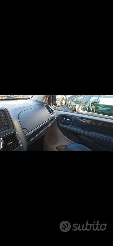 Usata Lancia Voyager Platinum 2014 Nero Monovolume